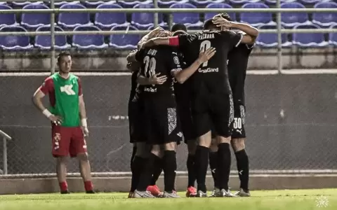 Libertad sigue sumando casos positivos de Covid-19 en su plantel
