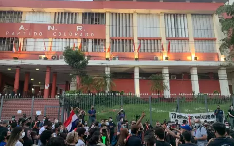Ciudadan�a mostr� su hartazgo por la gesti�n de Mario Abdo Ben�tez