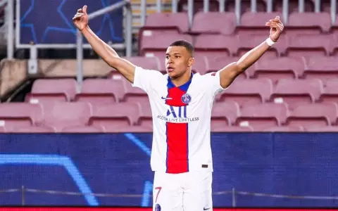 Con un excepcional Mbapp�, PSG golea a domicilio al Barcelona