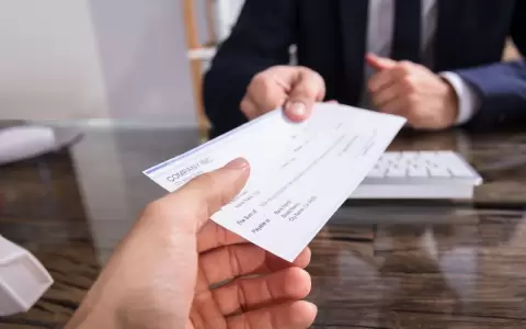 Casi 9 mil cheques rebotaron en enero