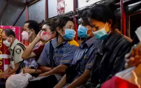 El uso del tapabocas es obligatorio en el transporte p�blico de Estados Unidos
