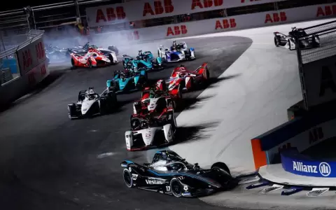 De Vries y Mercedes se quedan con la primera victoria de la temporada en la F�rmula E