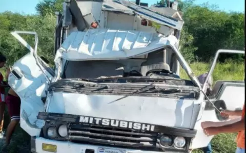 Grave accidente en Alto Paraguay deja dos fallecidos y decenas de heridos
