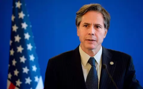 Blinken pide a China transparencia en el desarrollo de armamentos