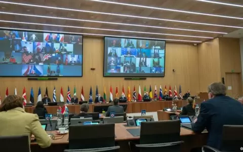 OTAN debate su pol�tica futura hacia Irak y Afganist�n