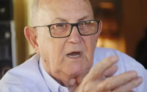 Habla el general Carlos Maggi: As� dimiti� Stroessner