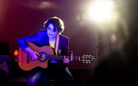 "Sorora Filma" presenta el nuevo videoclip de Sol G�mez