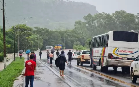 Lluvias intensas causan destrozos en varios departamentos