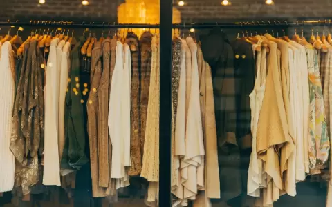 Errores de la moda que nos hacen aparentar unos kilitos extras