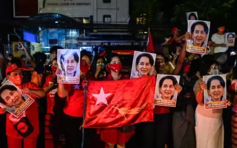 Junta militar de Birmania cierra cinco medios independientes