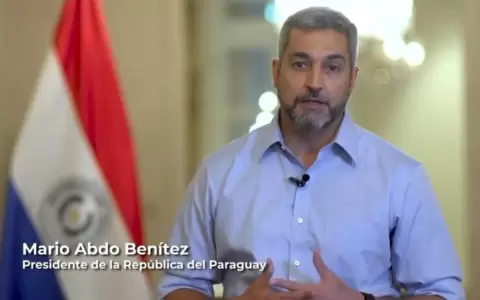 Abdo anunci� primeros cambios de ministros pero no nombr� a sustitutos