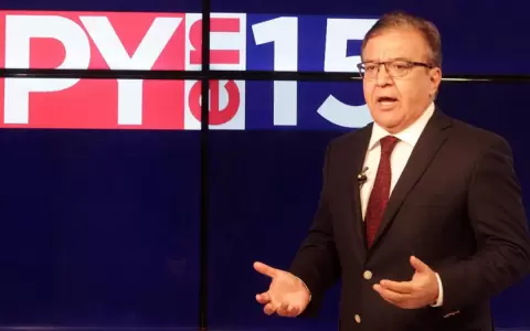 Nicanor reparti� miles de millones de guaran�es a periodistas y medios aliados