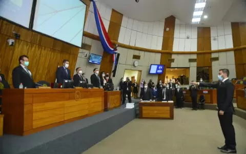Jur� reemplazo de Robert Acevedo en Diputados