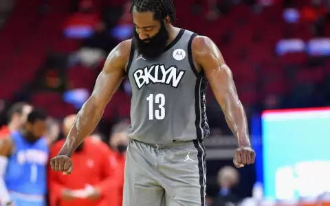 James Harden se luce en la victoria de los Nets sobre los Rockets