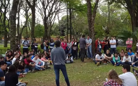 Centro de Estudiantes de Medicina UNA repudia corrupci�n y se une a manifestaci�n