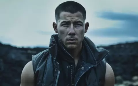 Nick Jonas lanza "Spaceman" su nuevo disco en solitario