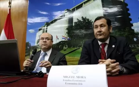 Econom�a familiar seguir� d�bil mientras sector servicios siga con respirador