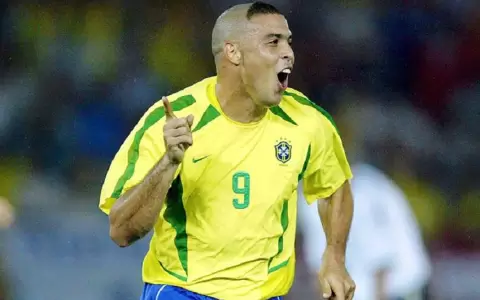 Ronaldo sobre su look del 2002: �Pido perd�n a todas las madres�