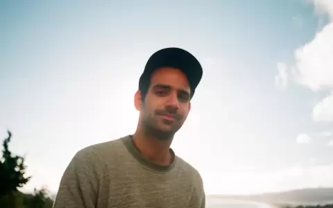 Alex Bleeker lanza "Heaven on the Faultline"