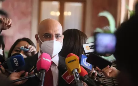 Embajador de India asegura que este lunes llegar�n las 100 mil vacunas