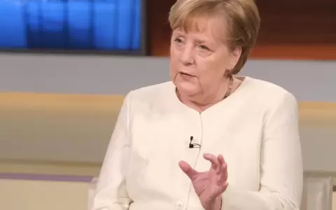 Merkel a favor de restringir movimientos en Alemania