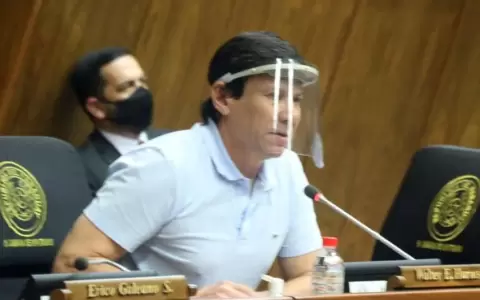 Plantean que entrega de pasaportes ya no dependa del cumplimiento tributario