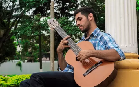 Julio Cristaldo en la tercera entrega de "M�sica Ok�pe En Colectivo"