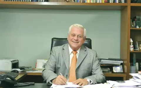 Clan Wasmosy en plan para intermediar vacunas por m�s de USD 100 millones