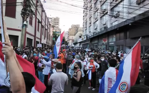 Comenz� la protesta contra el gobierno frente al Congreso