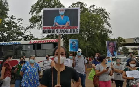 Funcionarios del Hospital Nacional tambi�n protestan por falta de medicamentos