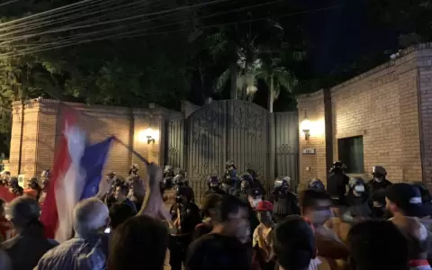 Manifestantes apuntan a Cartes por arrojar "salvavidas" a Marito