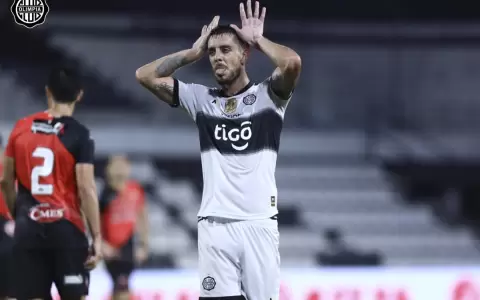 Olimpia se divierte en El Bosque y recupera la punta del campeonato