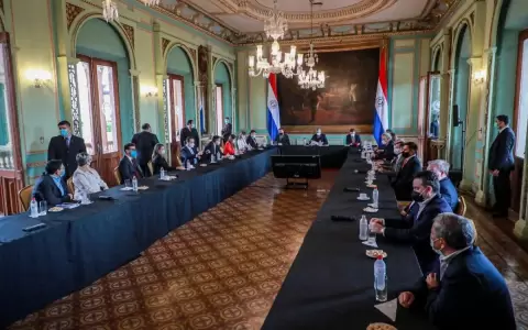 Abdo prometi� reactivar econom�a despu�s de Semana Santa, sostienen gremios