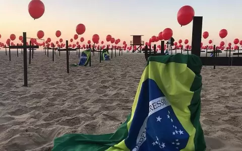 Brasil report� m�s de 2.200 muertes y la tragedia por Covid pone en riesgo a la regi�n