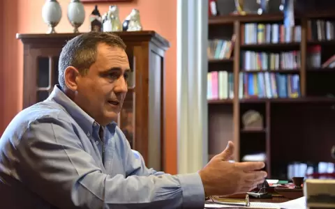 "No hay peor gobierno que aquel que est� paralizado", dice exdiputado Edmundo Rol�n