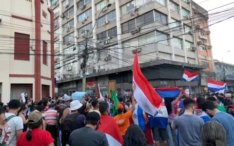 Ciudadan�a volvi� a marchar hasta que "renuncien todos"