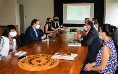 Bolivianos buscan negocios en Paraguay