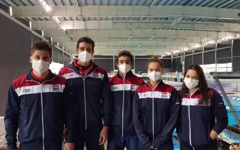 Nadadores paraguayos ir�n por m�s medallas esta noche