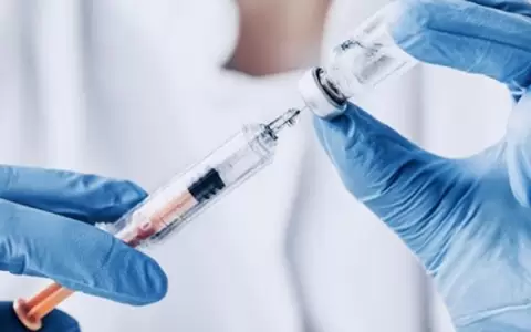 Investigan supuesta aplicaci�n indebida de vacuna Covid-19