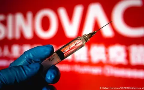 CDE: Buscan adquirir 360 mil dosis de vacunas Sinovac