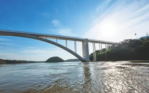 Presiones corporativas impiden implementaci�n de ley de aguas