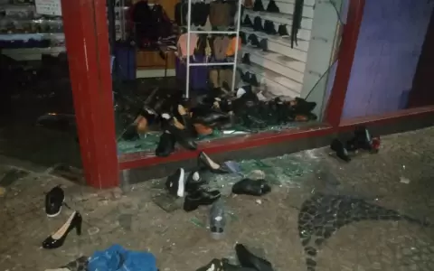 Destrozos en el centro asunceno tras rechazo del Juicio Pol�tico a Abdo