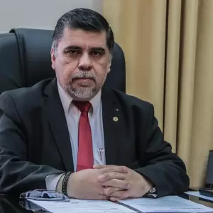 Julio Borba asumir�a banca en reemplazo de Hern�n Rivas si se aprueba su permiso