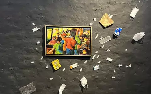 Visitas guiadas a la exposici�n "Enajenar/En casa ajena"