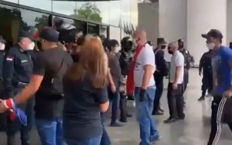 Reportaron incidentes frente al Congreso Nacional