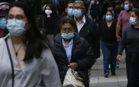 Chile sobrepasa el mill�n de contagios y cierra sus fronteras por un mes