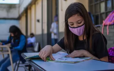 Revista cient�fica italiana advierte que clases presenciales incrementan casos de Covid