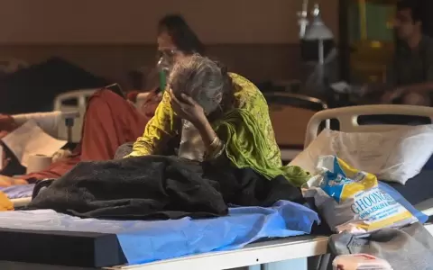 India sigue sumando casos r�cord y comienza a recibir ayuda internacional