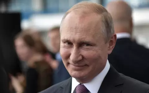 Putin firma ley que le permite quedarse en el poder hasta 2036
