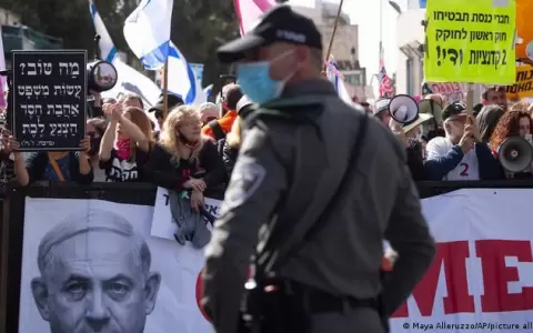 Israel: Comienza juicio contra Netanyahu mientras se busca formar gobierno
